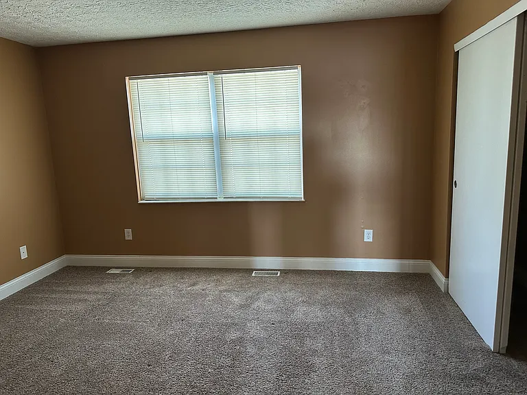 7925 Meadowhaven Blvd — Photo 6