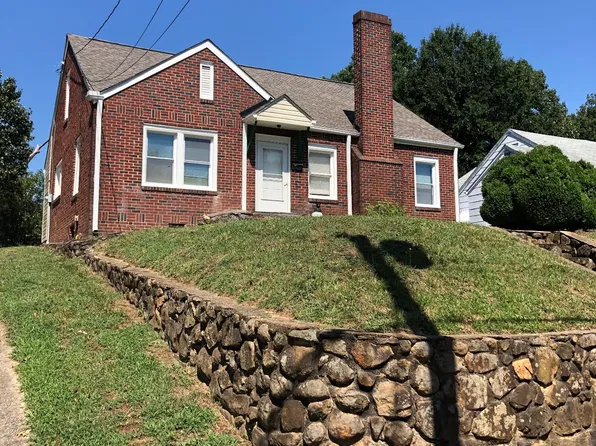 2506 Druid Hills Dr, Winston Salem, NC 27105