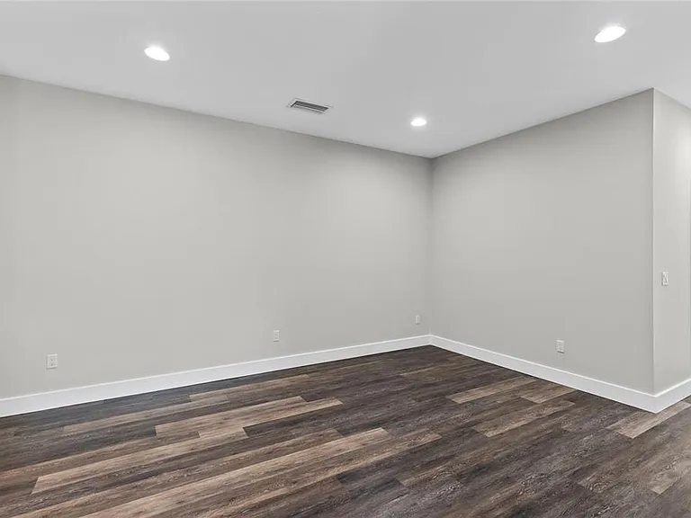 14105 Corrigan Ave #B — Photo 7