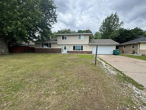 7509 Regent Ave N Photo 1