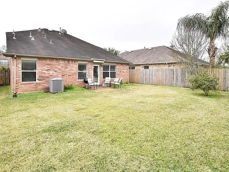7215 Ravenswood — Photo 21