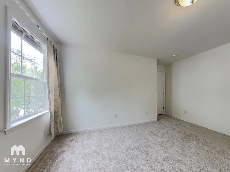 1085 Vauxhall Dr — Photo 13