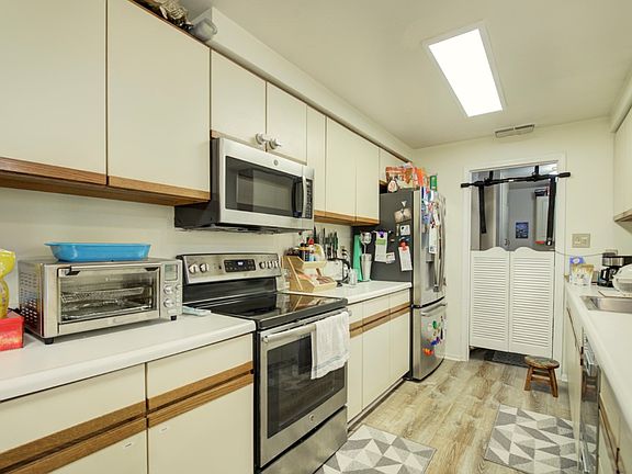 3rd image of 18069 7th Ave NE