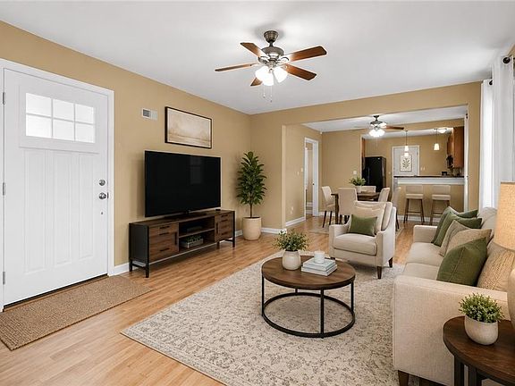 3rd image of 1532 Crescent Dr
