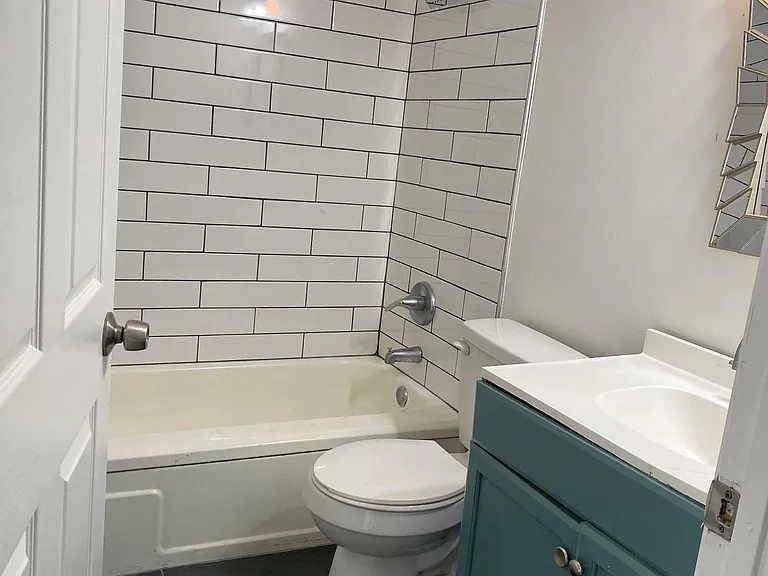 2414 Meharry Blvd — Photo 5