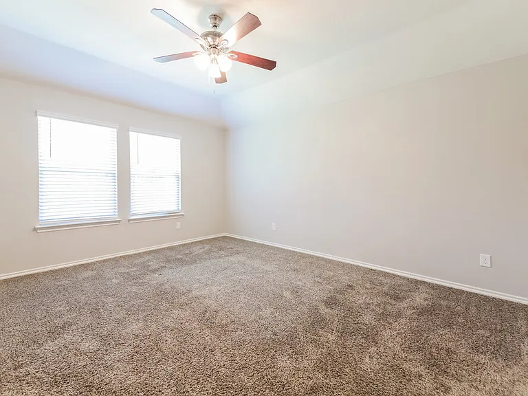 2618 Saldana Dr — Photo 10