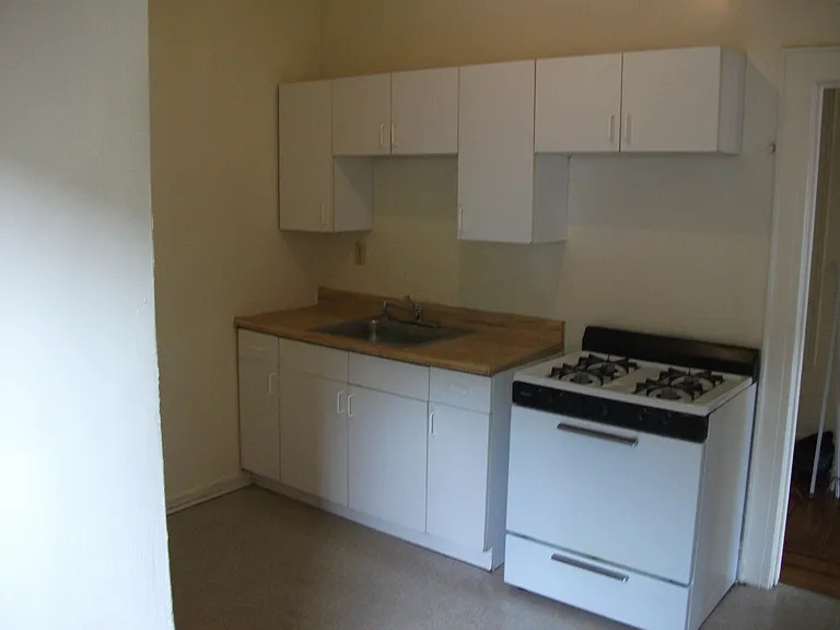 654 Lyons Avenue — Photo 11