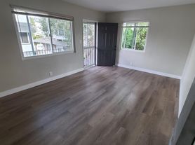 111 N Granada Ave, Alhambra, CA