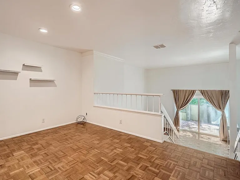 3253 Caminito Eastbluff — Photo 13