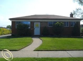 30352 Roan Dr, Warren, MI 48093