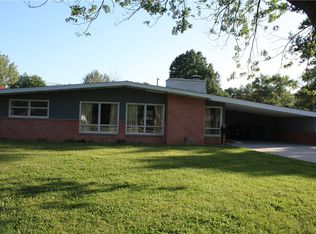 401 Columbus Dr, Decatur, IL 62526