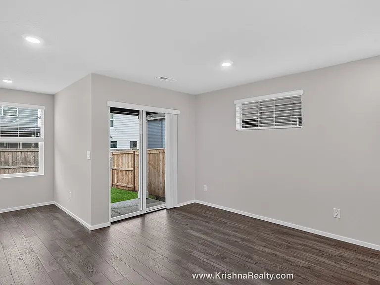 12214 NE 14th St — Photo 7