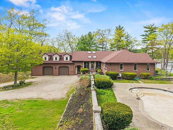 4th image of 22 Crestwood Drive