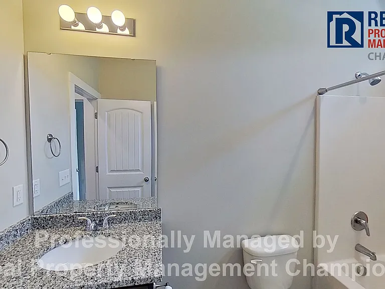 305 Cypress Ave — Photo 16