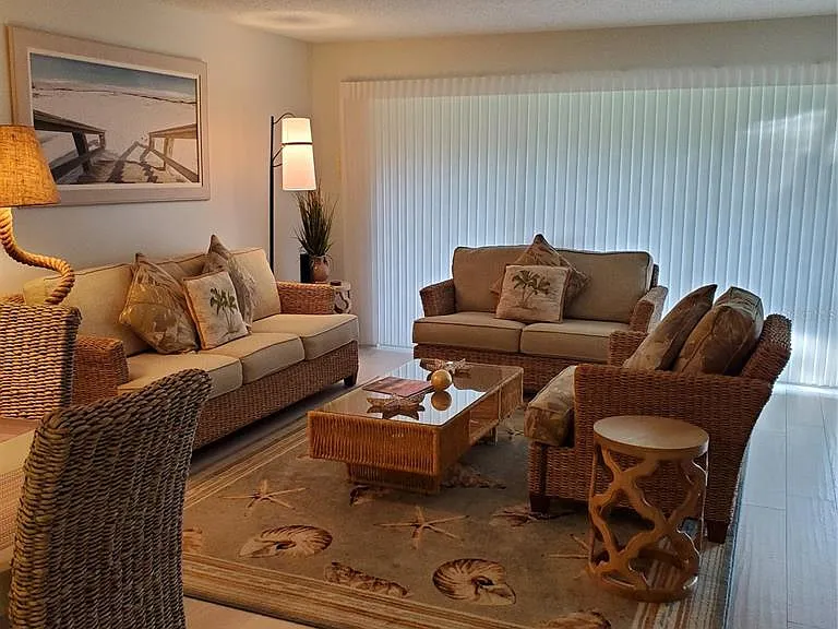 6892 W Country Club Ln — Photo 7