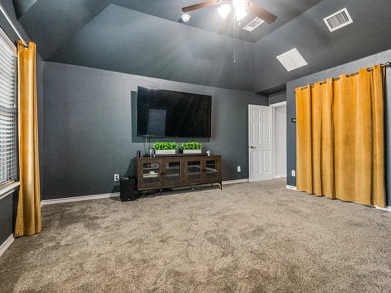 2731 Vela — Photo 20