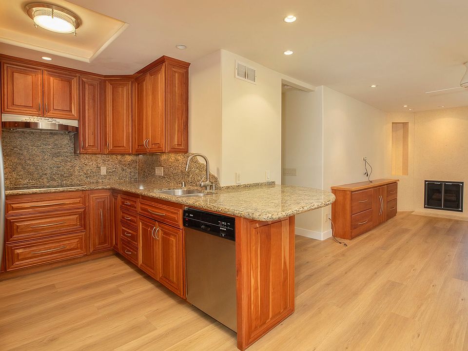 1st image of 850 State St Unit 326