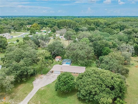 4th image of 9535 Lakeview Dr