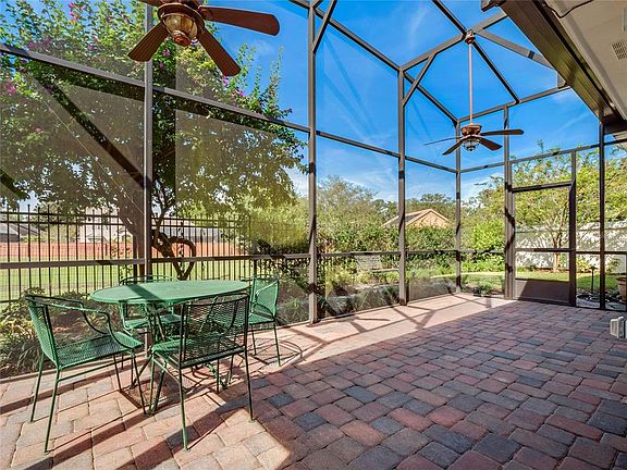 4th image of 10554 Woodchase Cir