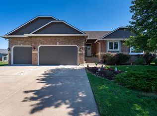 217 S Onewood Dr, Andover, KS 67002