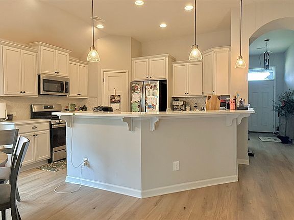 4th image of 9196 Crescent Lodge Cir