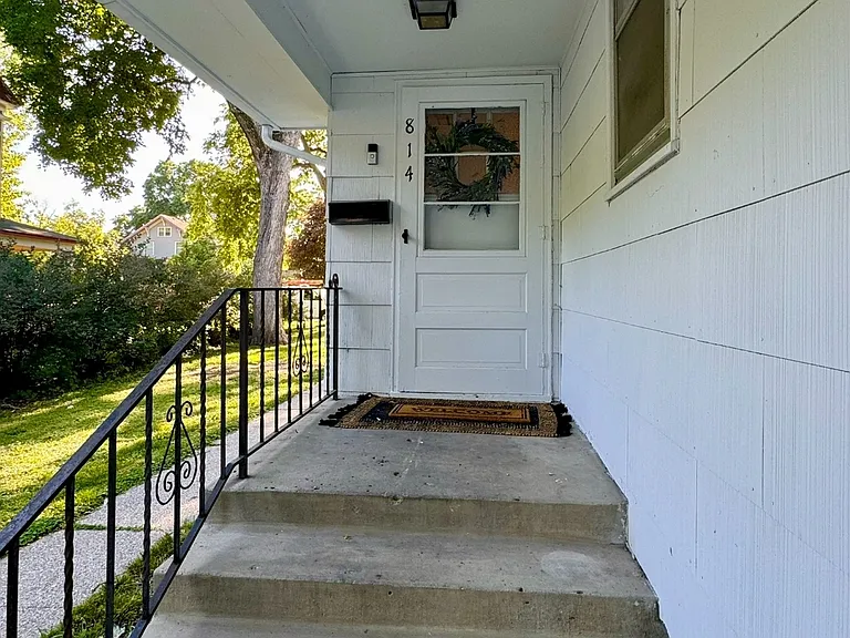 814 Douglas Ave — Photo 12