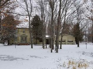 601 Apache Dr, Wakefield, MI 49968