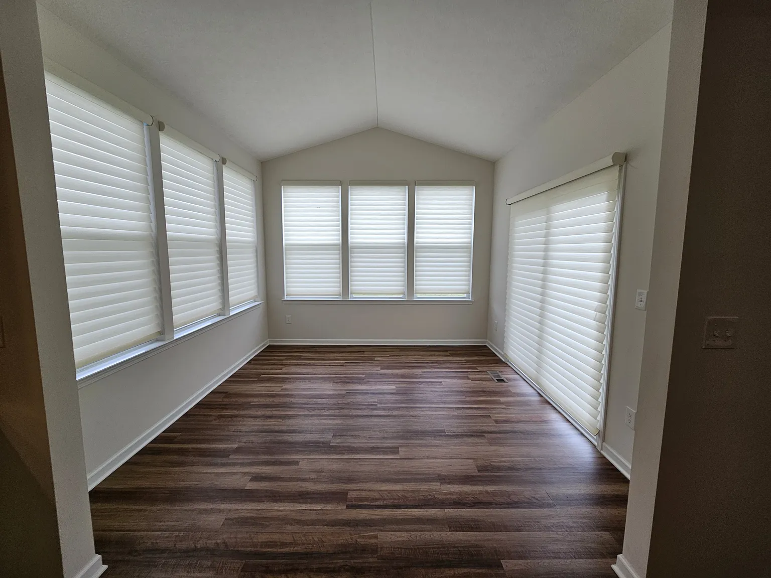 4 bed, 2908 sqft, $4,000 — Photo 4