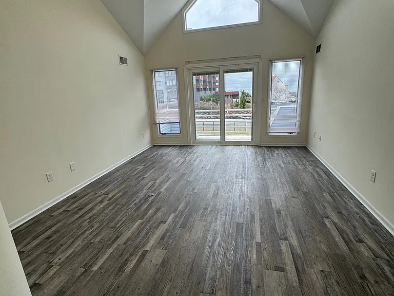 53 Dunbar Ave #3 — Photo 14