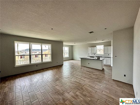 3rd image of 3013 Hedwig St
