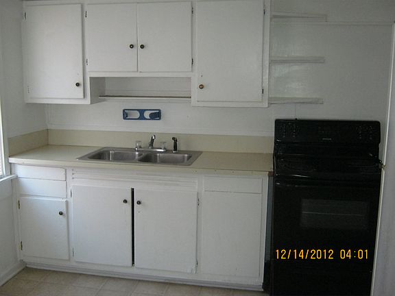 Hillhouse St 706 Kitchen3_12202012