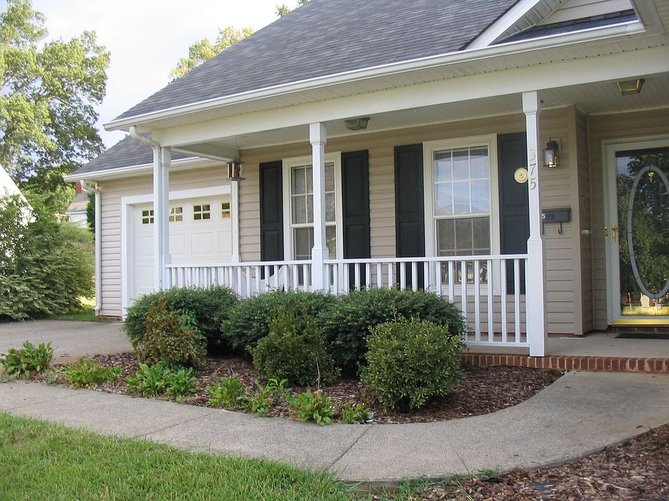 375 Cedar Ridge Cir Winston Salem, NC 37127