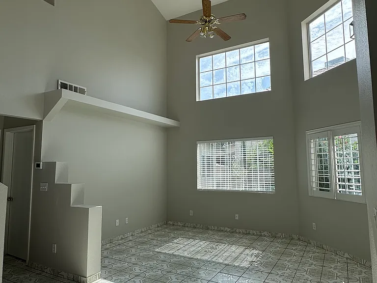 4160 Country Garden Ave — Photo 3