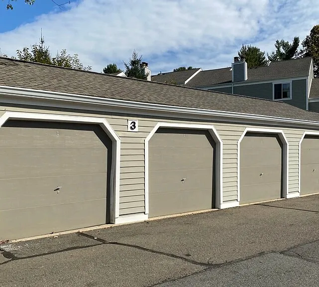 Detached garage