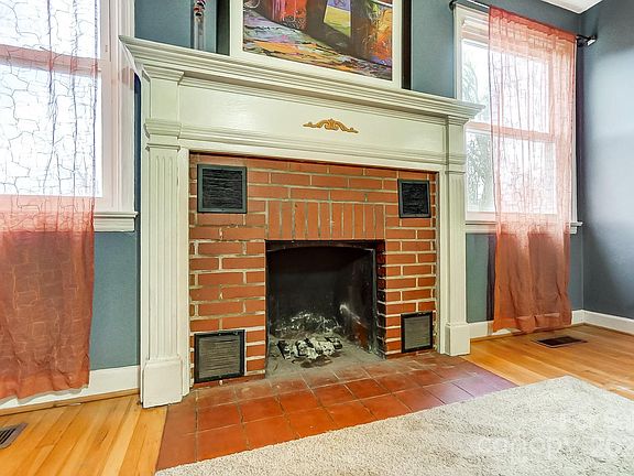 3rd image of 1105 Balthis Dr