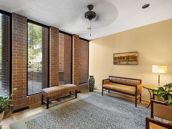 5th image of 900 Washington Rd APT 103