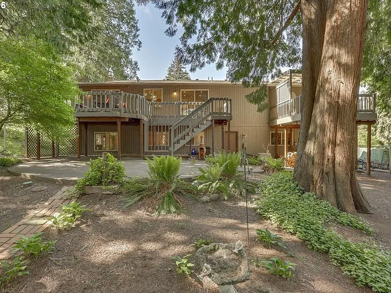 23645 NE Holladay St — Photo 24