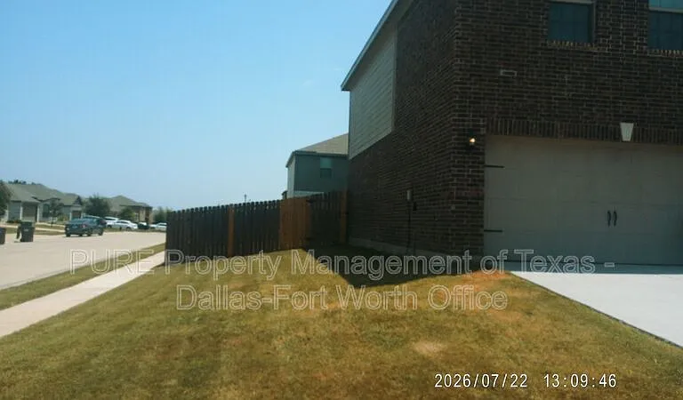 315 Honeysuckle Ln — Photo 2
