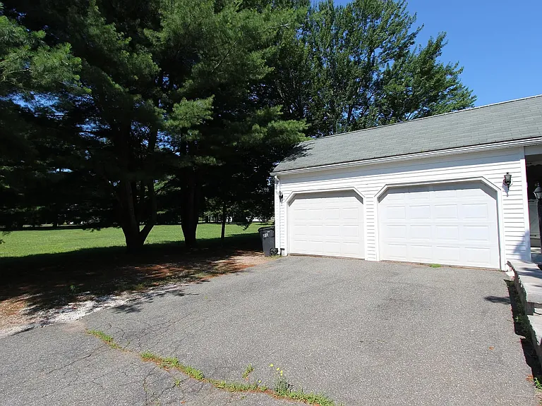 230 Field Rd — Photo 3