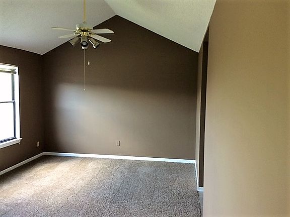 3rd image of 8907 W 106th Ter