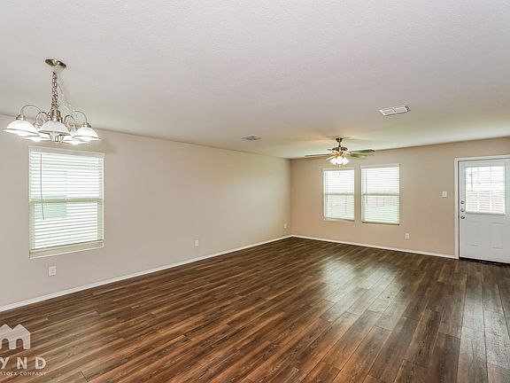 5th image of 14356 Cloudview Way