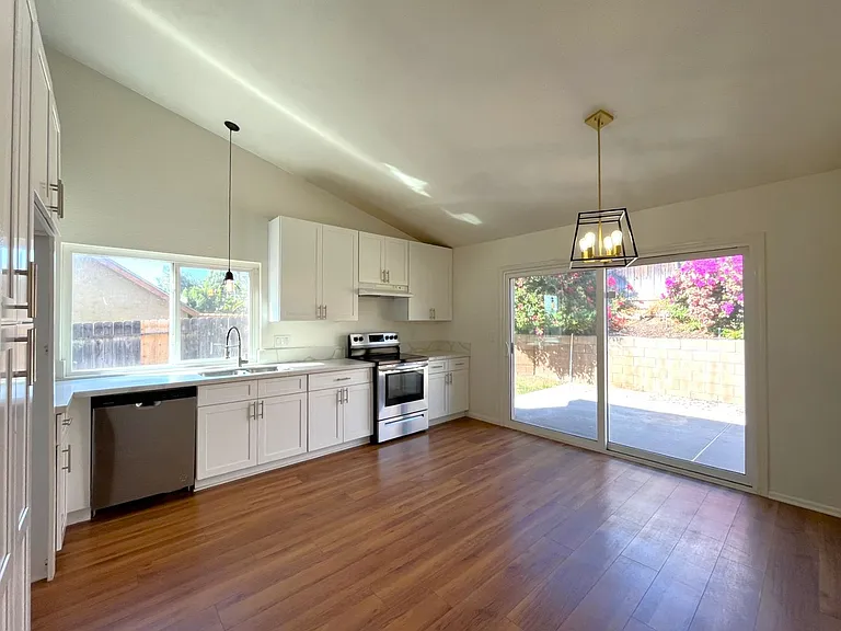 2757 Aries Ln — Photo 5