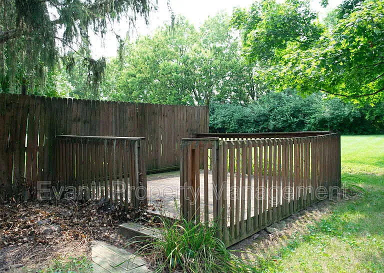 3160 Honeysuckle Dr — Photo 6
