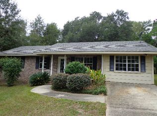 1631 Evangeline Dr, Picayune, MS 39466