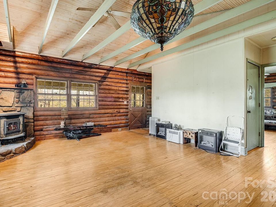 10th image of 770 Echo Hill Dr