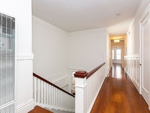 4th image of 960-966 Broadway