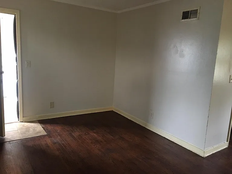 4527 Nicholas St #2 — Photo 2