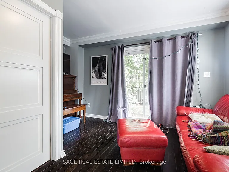 433 Woodfield Rd — Photo 9