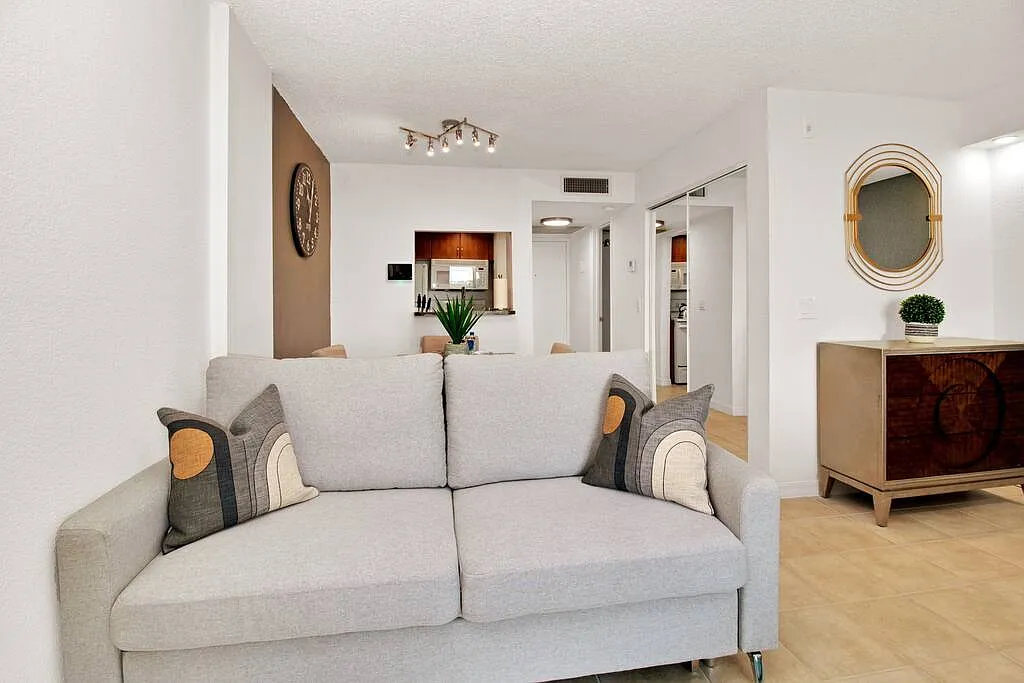 1 bed, $7,695 — Photo 1