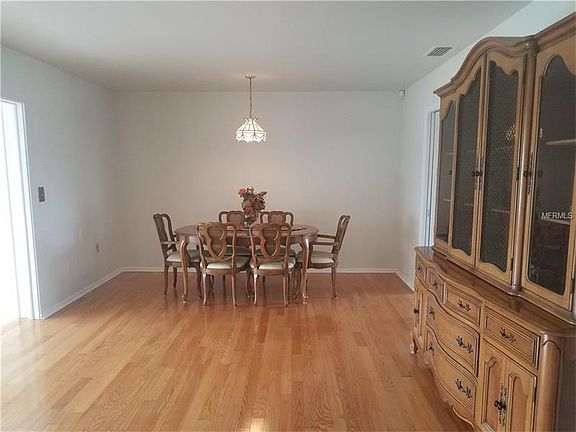4th image of 618 La Jolla Ave